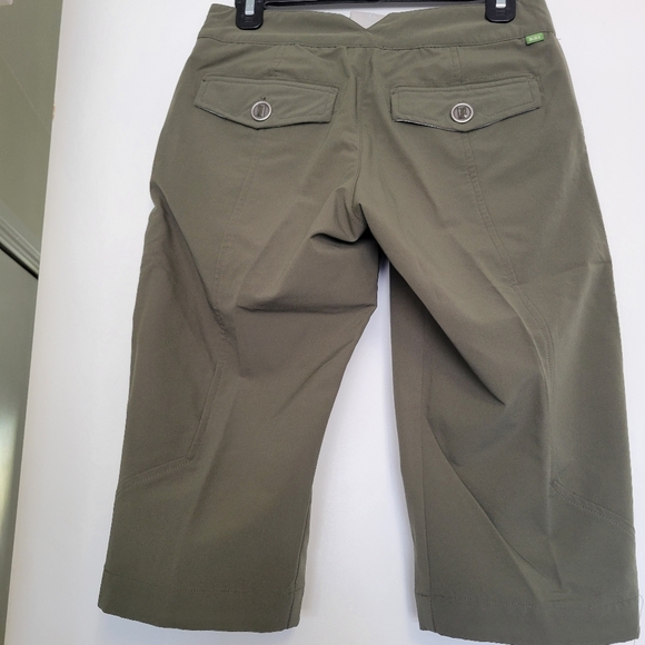 REI Women Olive‎ Green Travel Capri Shorts Pockets Upf 50+ Size 4 - Picture 5 of 10